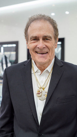 Former Councillor Norm Kelly visits Kilani Jewellery