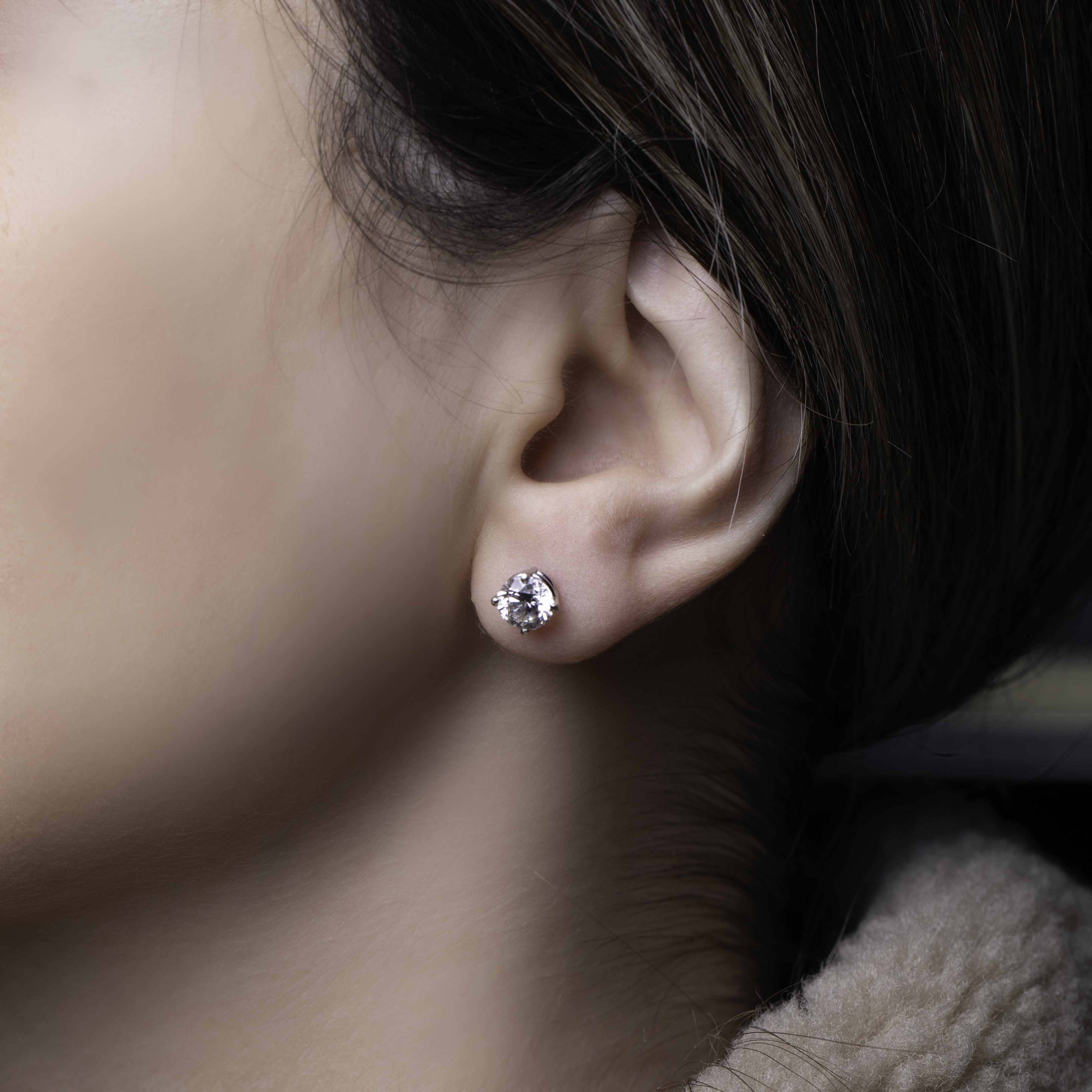 Classic Solitaire Studs