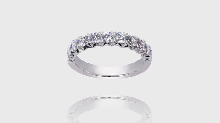18K Gold Fishtail Diamond Band Ring