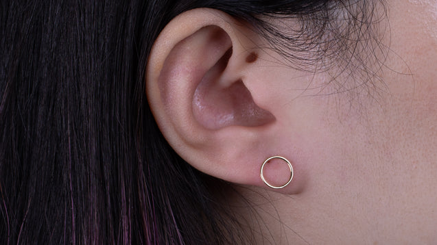 14K Yellow Gold Hollow Circle Stud Earrings
