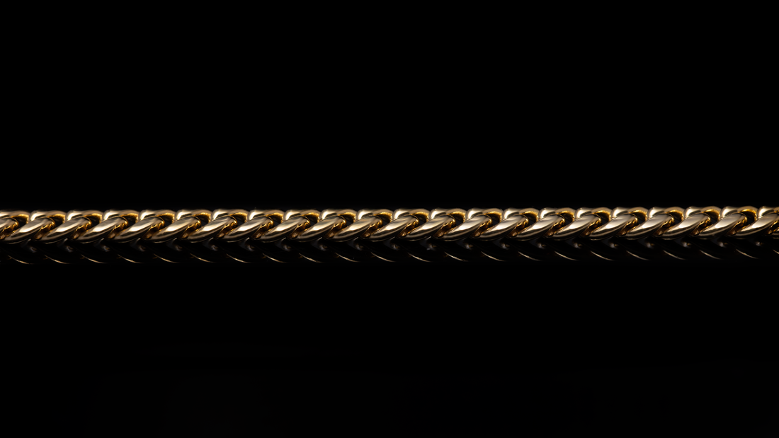10K Gold Leo Link Bracelet