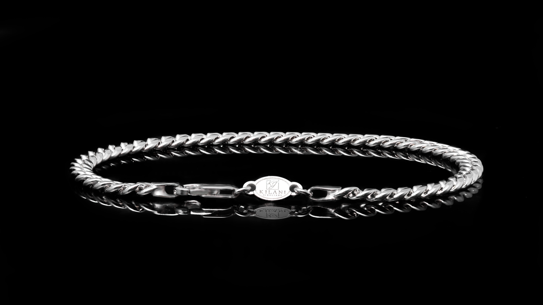 10K Gold Leo Link Bracelet