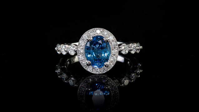 19K White Gold Blue Sapphire Ring