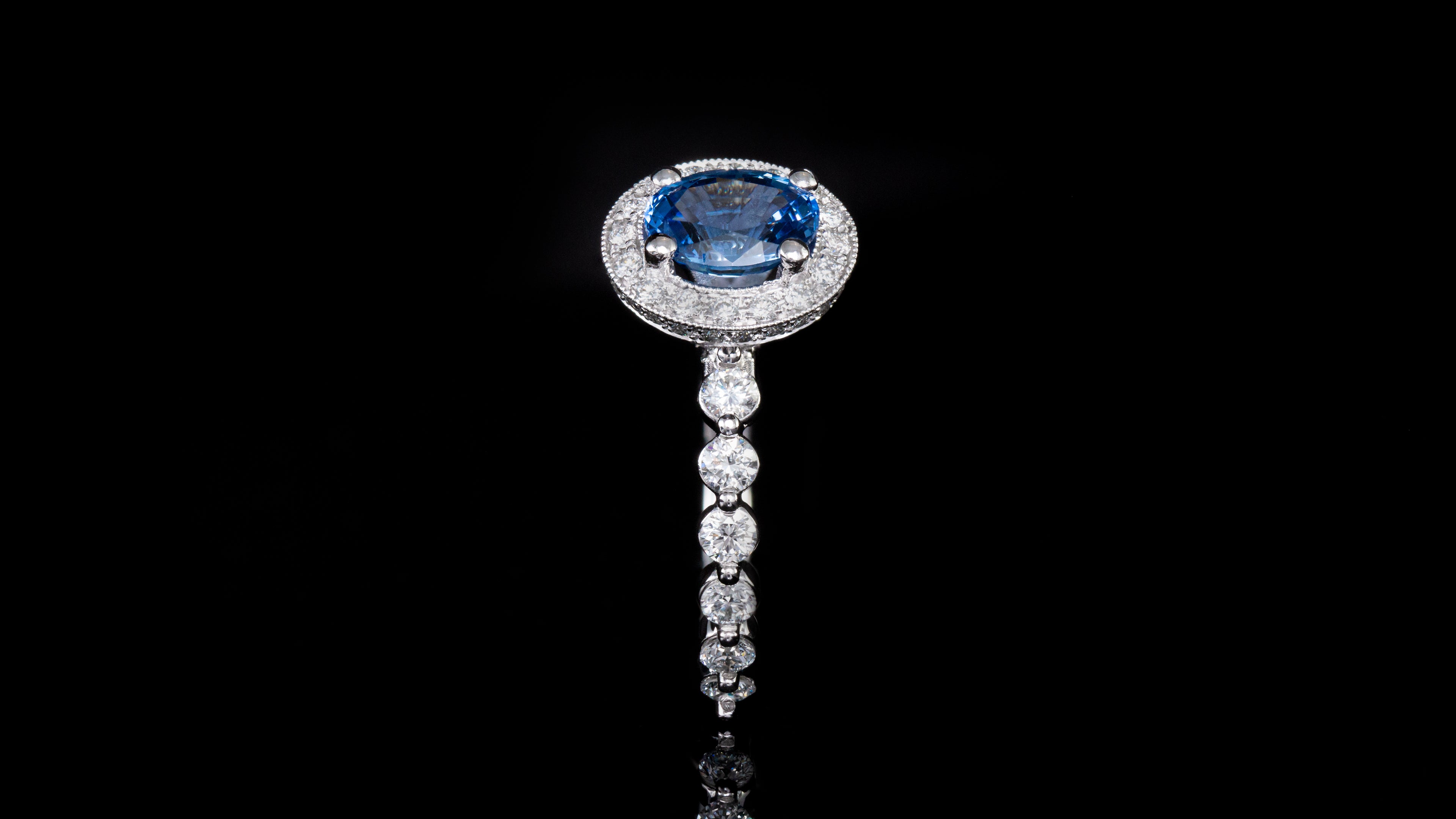 19K White Gold Blue Sapphire Ring